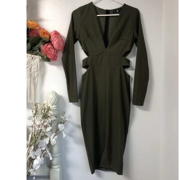 Dresses & Skirts - Daisy Street cutout olive green dress 10